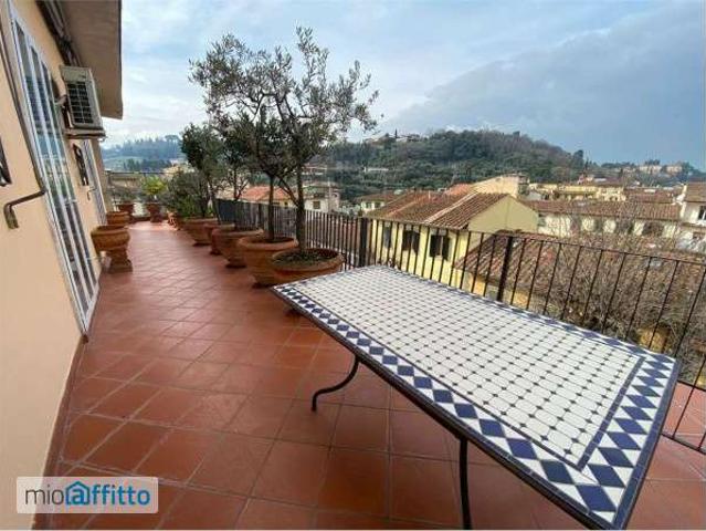 Appartamento arredato con terrazzo Centro storico