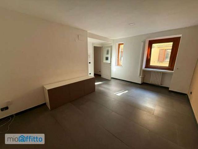 Appartamento arredato con terrazzo Chiaia