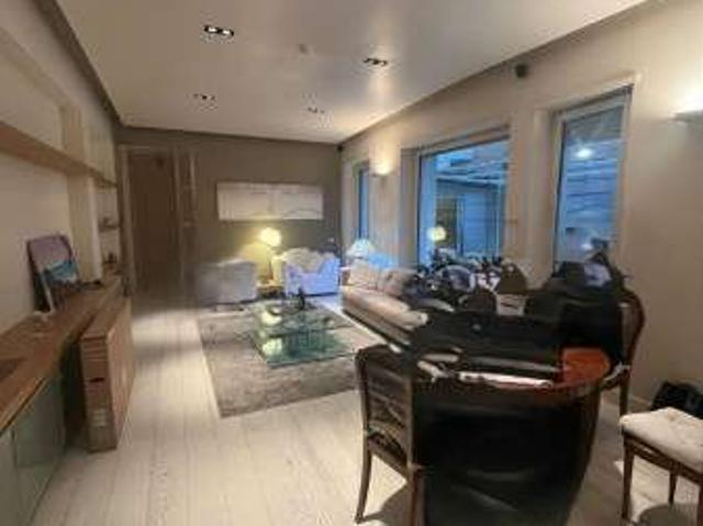 Appartamento arredato con terrazzo Chiaia