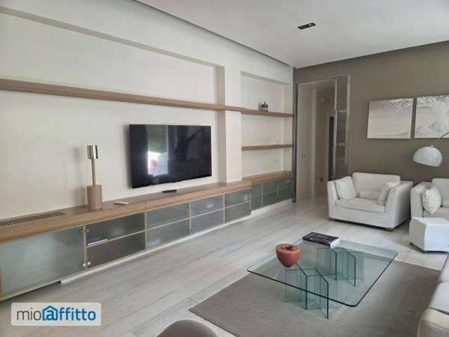Appartamento arredato con terrazzo Chiaia