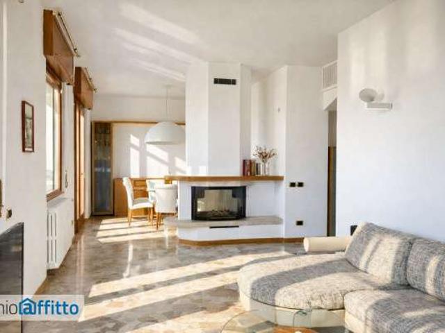 Appartamento arredato con terrazzo Città studi, lambrate, udine, loreto