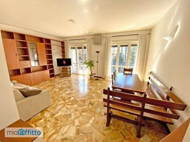 Appartamento arredato con terrazzo Città studi, lambrate, udine, loreto