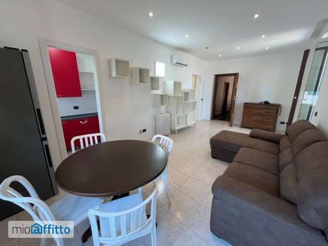 Appartamento arredato con terrazzo Città studi, lambrate, udine, loreto
