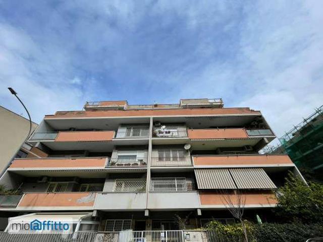 Appartamento arredato con terrazzo Eur, laurentino, checchignola, montagnola, fonte meravigliosa