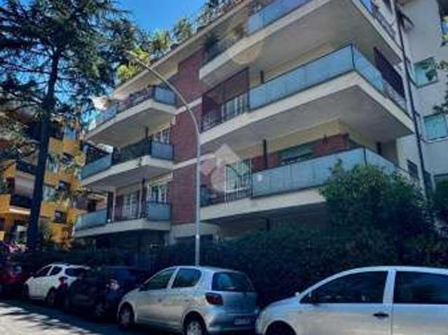 Appartamento arredato con terrazzo Eur, laurentino, checchignola, montagnola, fonte meravigliosa