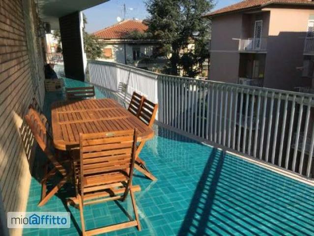Appartamento arredato con terrazzo Eur, laurentino, checchignola, montagnola, fonte meravigliosa