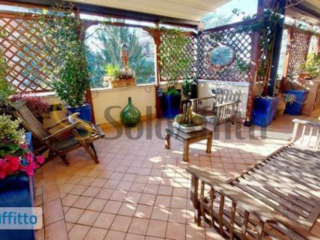 Appartamento arredato con terrazzo Eur, laurentino, checchignola, montagnola, fonte meravigliosa