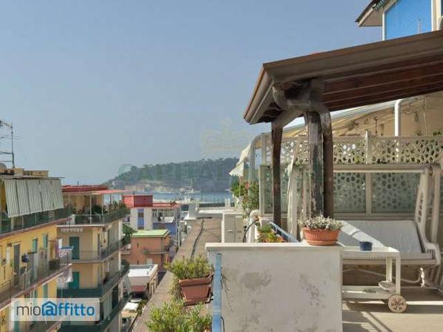 Appartamento arredato con terrazzo Fuorigrotta