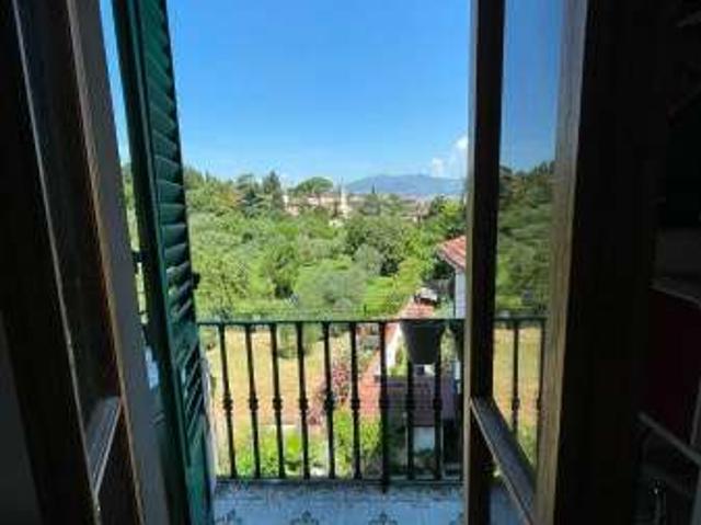 Appartamento arredato con terrazzo Isolotto e legnaia
