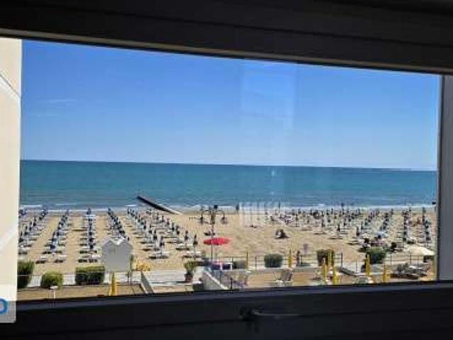 Appartamento arredato con terrazzo Lido ovest, faro
