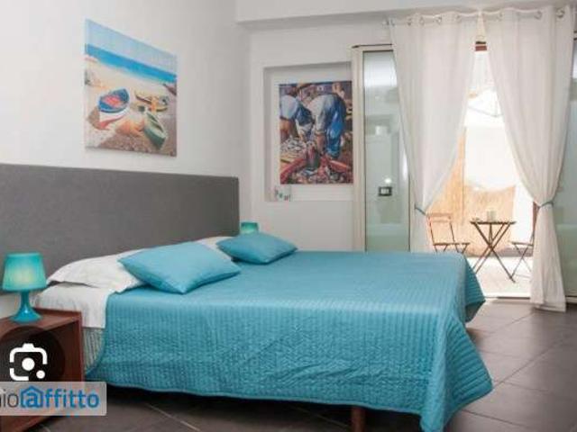 Appartamento arredato con terrazzo Punta grande