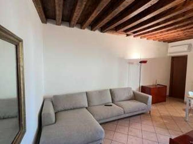 Appartamento arredato con terrazzo Padova