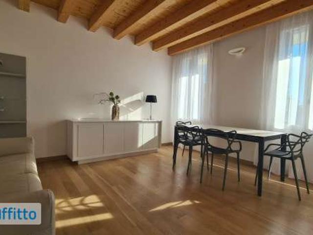 Appartamento arredato con terrazzo Padova