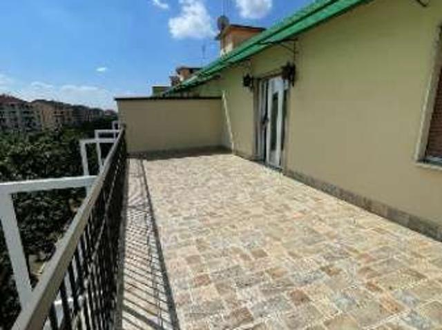 Appartamento arredato con terrazzo Parella