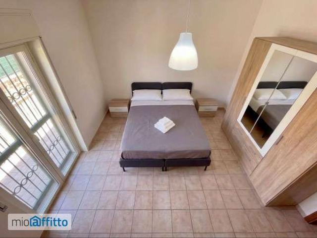 Appartamento arredato con terrazzo Piano tavola