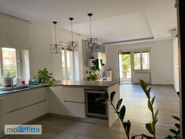 Appartamento arredato con terrazzo Pomezia centro