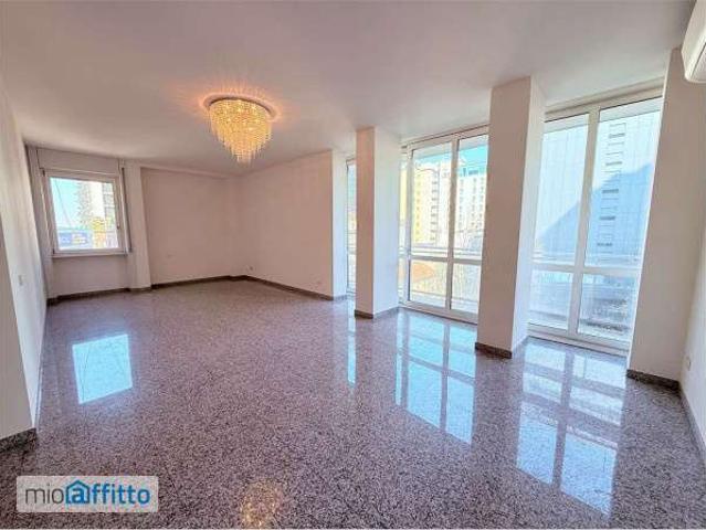 Appartamento arredato con terrazzo Repubblica, stazione centrale