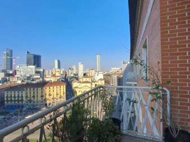 Appartamento arredato con terrazzo Repubblica, stazione centrale