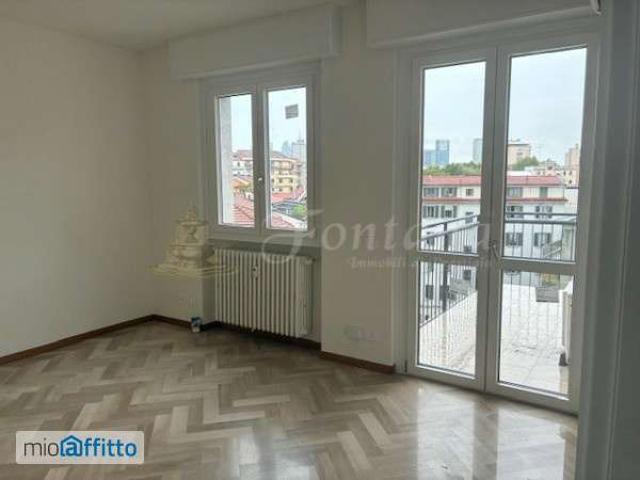 Appartamento arredato con terrazzo Repubblica, stazione centrale