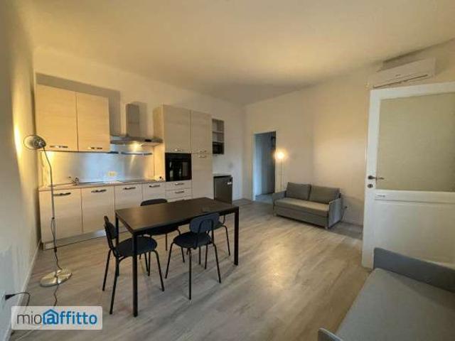 Appartamento arredato con terrazzo Repubblica, stazione centrale