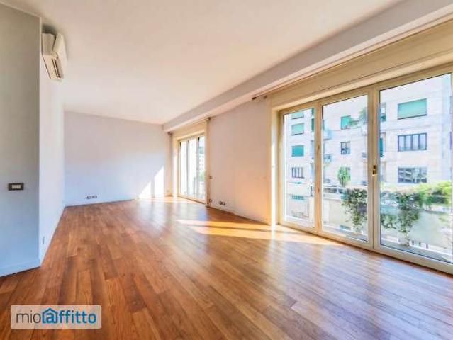 Appartamento arredato con terrazzo Repubblica, stazione centrale