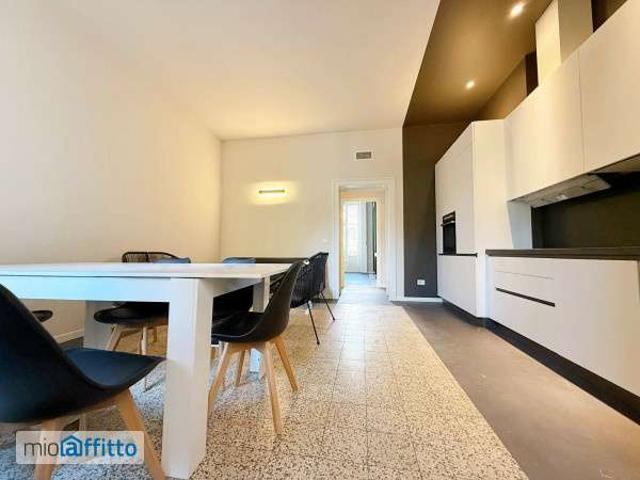 Appartamento arredato con terrazzo Repubblica, stazione centrale