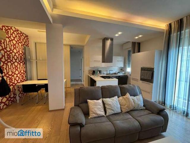 Appartamento arredato con terrazzo Saffi