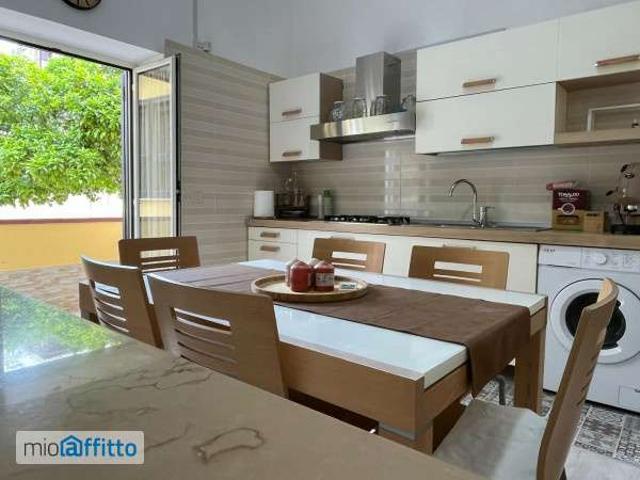 Appartamento arredato con terrazzo Secondigliano