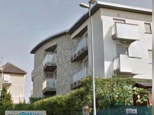 Appartamento arredato con terrazzo Semicentro