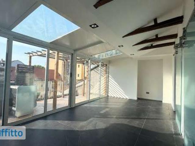 Appartamento arredato con terrazzo Torino