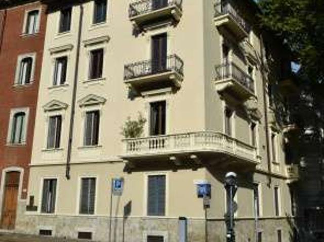 Appartamento arredato con terrazzo Torino