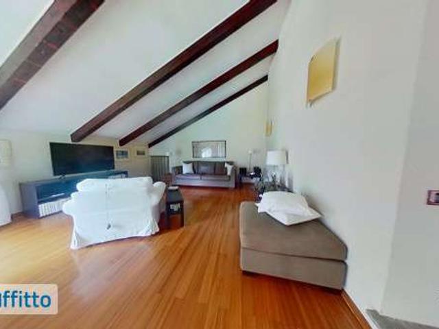 Appartamento arredato con terrazzo Torino
