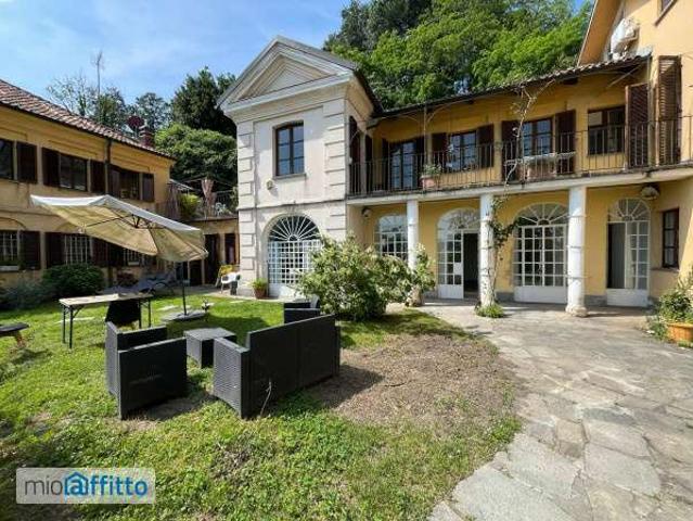 Appartamento arredato con terrazzo Torino
