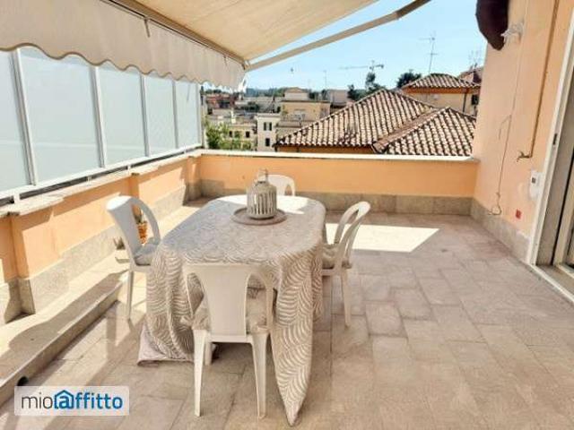 Appartamento arredato con terrazzo Trieste, salario
