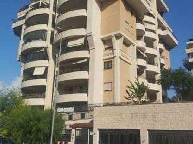 Appartamento arredato con terrazzo Trieste, salario