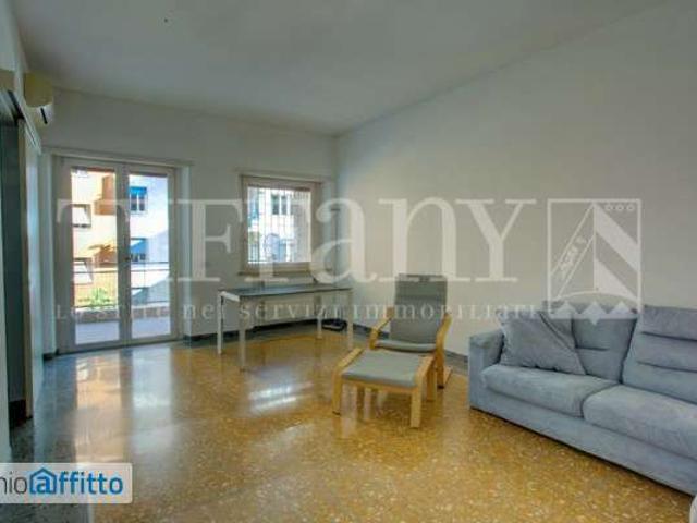 Appartamento arredato con terrazzo Trieste, salario