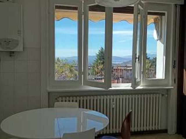 Appartamento arredato con terrazzo Varese