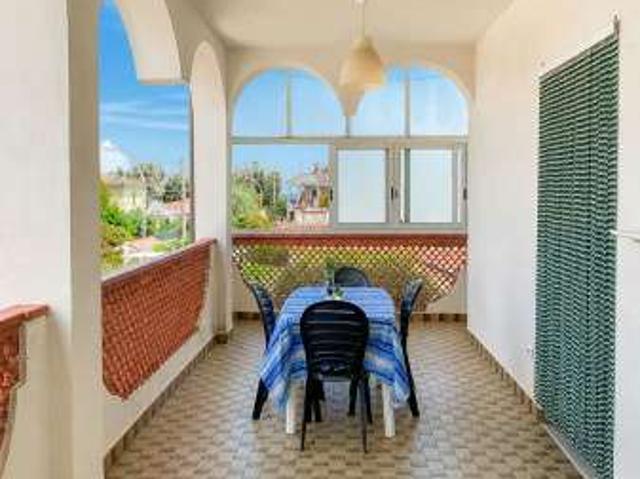 Appartamento arredato con terrazzo Villaggio san leonardo