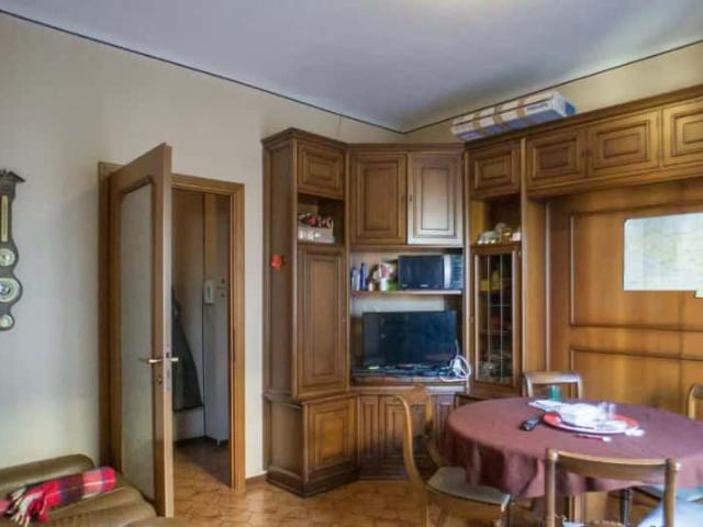 Appartamento arredato con 2 camere da letto in affitto a Greco