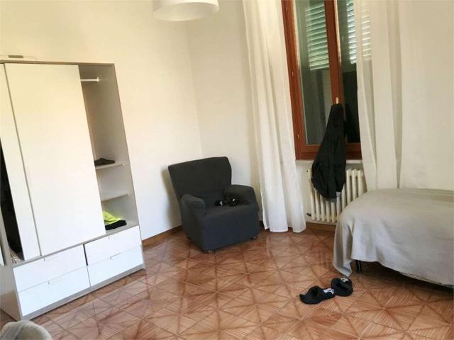 APPARTAMENTO ARREDATO CON 3 CAMERE PER STUDENTI