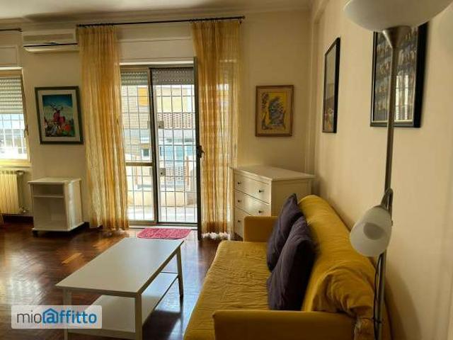 Appartamento arredato Cassia, tomba di nerone, roma