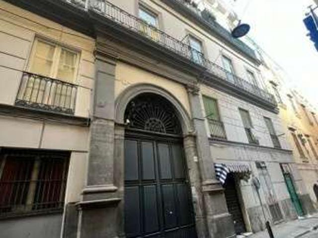 Appartamento arredato Chiaia