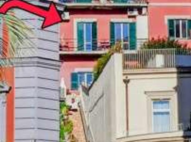 Appartamento arredato Chiaia