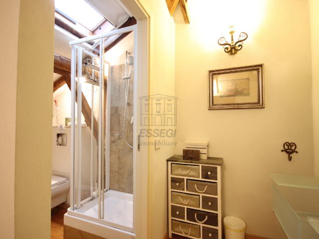 Appartamento Arredato a Est, Lucca
