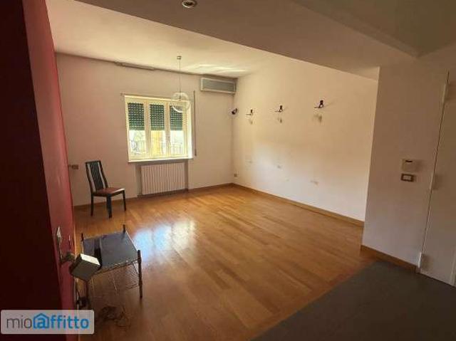 Appartamento arredato Arenella