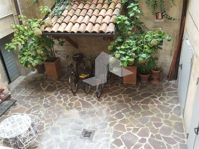 APPARTAMENTO ARREDATO IN CENTRO STORICO