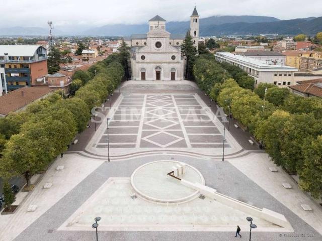 Appartamento Arredato in Locazione – Centro Contatti