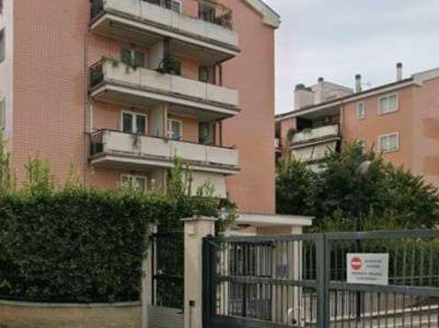 Appartamento arredato Infernetto, axa, casal palocco, madonnetta a roma