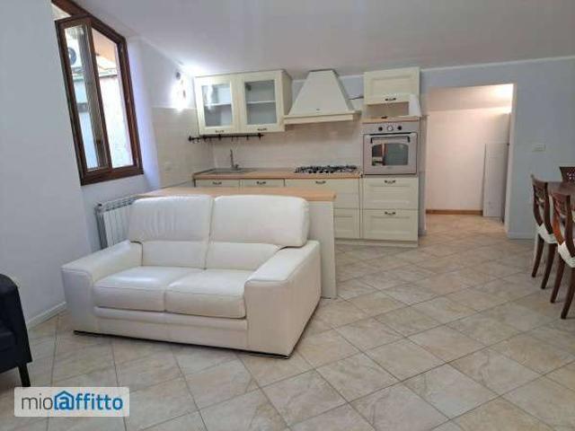 Appartamento arredato Lucca