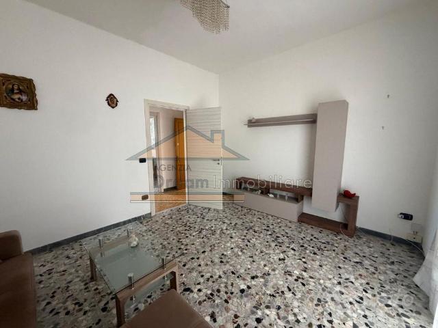 Appartamento arredato pressi Galleria Ciccarelli